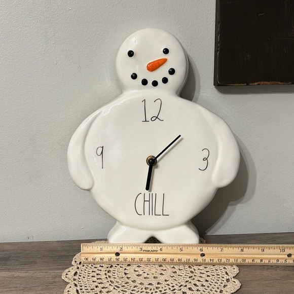 NIB Rae Dunn "CHILL" SNOWMAN CERAMIC WALL CLOCK - Picture 4 of 12